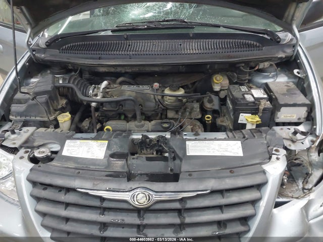 2006 Chrysler Town & Country მანქანა იყიდება აუქციონზე, vin: 1A4GP45R66B558953, აუქციონის ნომერი: 44603982