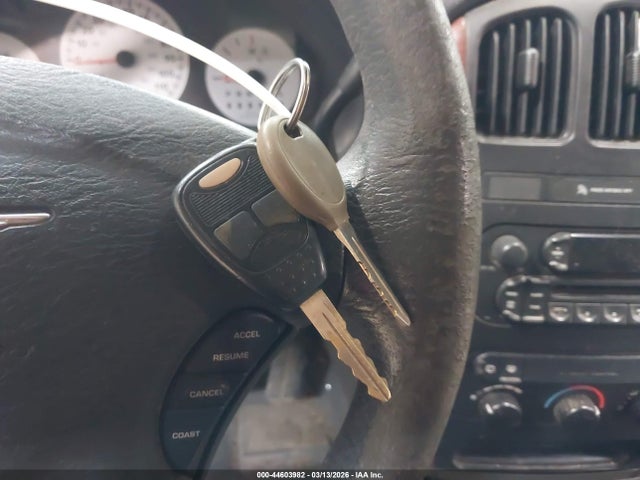 2006 Chrysler Town & Country მანქანა იყიდება აუქციონზე, vin: 1A4GP45R66B558953, აუქციონის ნომერი: 44603982