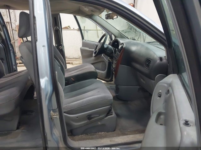2006 Chrysler Town & Country მანქანა იყიდება აუქციონზე, vin: 1A4GP45R66B558953, აუქციონის ნომერი: 44603982