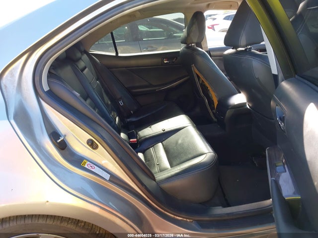 44604025 :رقم المزاد ، JTHCF1D20E5001414 vin ، 2014 Lexus Is 250 مزاد بيع