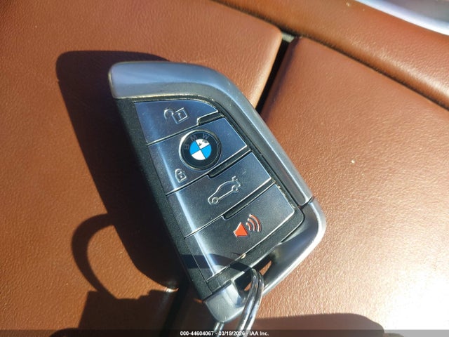 2019 Bmw 740e Xdrive Iperformance მანქანა იყიდება აუქციონზე, vin: WBA7J2C51KB246462, აუქციონის ნომერი: 44604067