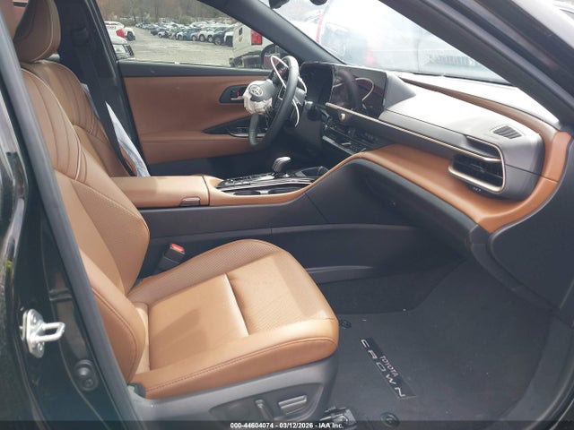JTDACAAJ5S3007519 Toyota Crown Signia Xle