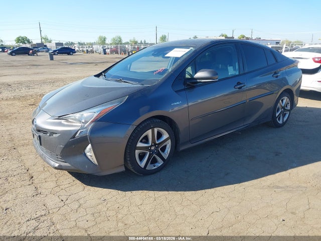 Toyota Prius Four Touring 2016 JTDKARFU6G3000968 Image 2