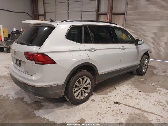 2018 VOLKSWAGEN TIGUAN 3VV3B7AX6JM181519 Photo 3