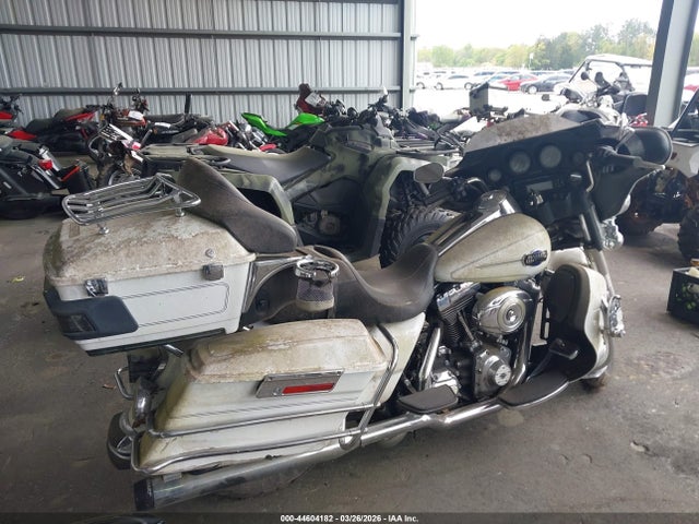 2012 HARLEY-DAVIDSON FLHTCU 1HD1FCM12CB644064 Photo 3