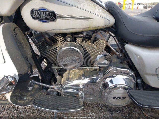 2012 HARLEY-DAVIDSON FLHTCU 1HD1FCM12CB644064 Photo 8