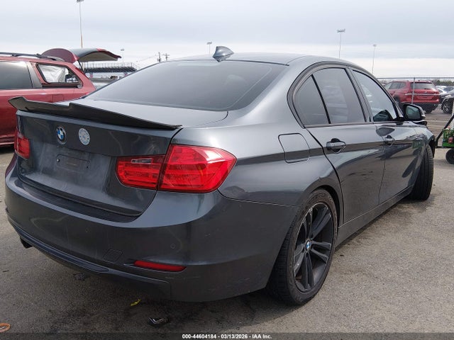 44604184 :رقم المزاد ، WBA3B5G50DNS05524 vin ، 2013 Bmw 328i Xdrive مزاد بيع