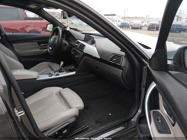 44604184 :رقم المزاد ، WBA3B5G50DNS05524 vin ، 2013 Bmw 328i Xdrive مزاد بيع