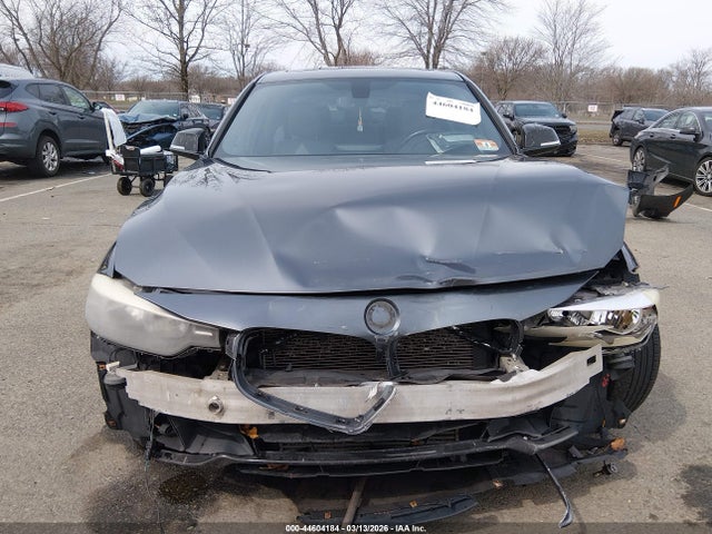 44604184 :رقم المزاد ، WBA3B5G50DNS05524 vin ، 2013 Bmw 328i Xdrive مزاد بيع