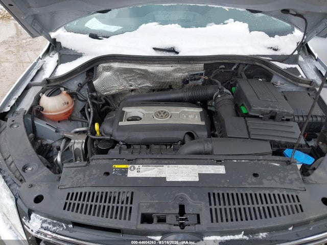 2015 Volkswagen Tiguan S მანქანა იყიდება აუქციონზე, vin: WVGAV7AX8FW611597, აუქციონის ნომერი: 44604263