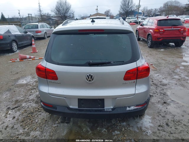 2015 Volkswagen Tiguan S მანქანა იყიდება აუქციონზე, vin: WVGAV7AX8FW611597, აუქციონის ნომერი: 44604263