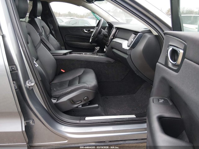 Продаж на аукціоні авто 2019 Volvo Xc60 T5 Momentum, vin: LYV102RK6KB362666, номер лоту: 44604305
