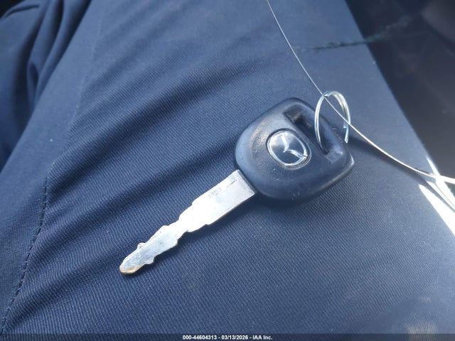 Продажа на аукционе авто 2004 Mazda Mx-5 Miata Cloth, vin: JM1NB353240403021, номер лота: 44604313