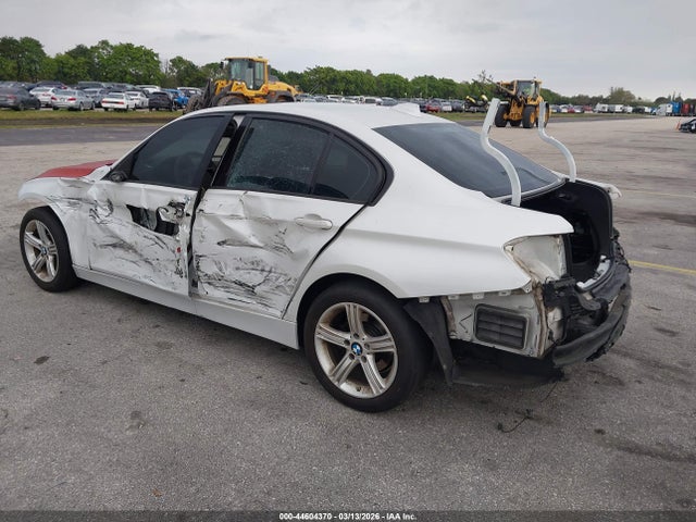 44604370 :رقم المزاد ، WBA3A5C52DF356609 vin ، 2013 Bmw 328i مزاد بيع