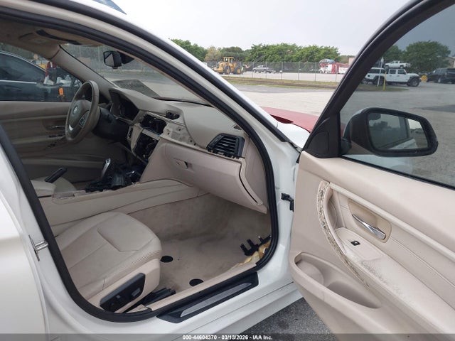 44604370 :رقم المزاد ، WBA3A5C52DF356609 vin ، 2013 Bmw 328i مزاد بيع