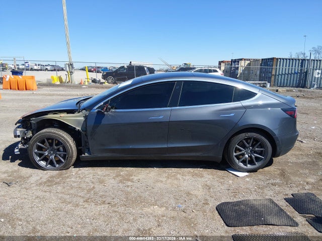 2019 Tesla Model 3 Long Range/performance მანქანა იყიდება აუქციონზე, vin: 5YJ3E1EB5KF386546, აუქციონის ნომერი: 44604393
