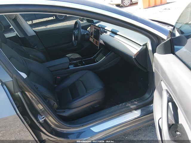 2019 Tesla Model 3 Long Range/performance მანქანა იყიდება აუქციონზე, vin: 5YJ3E1EB5KF386546, აუქციონის ნომერი: 44604393