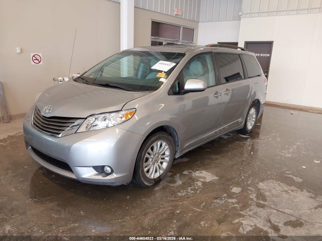 2012 TOYOTA SIENNA 5TDYK3DC1CS267068 Photo 1
