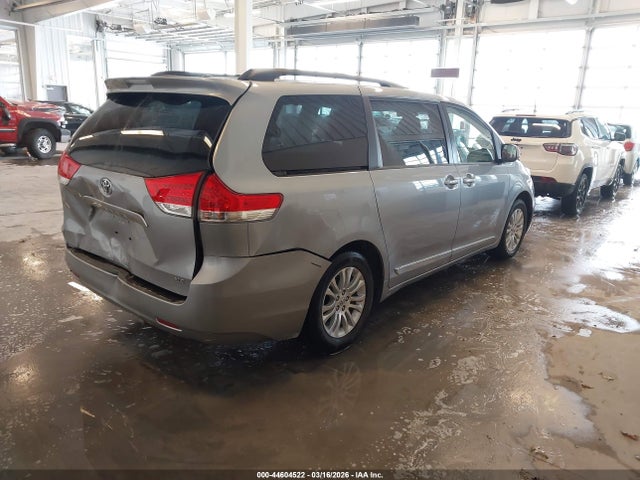 2012 TOYOTA SIENNA 5TDYK3DC1CS267068 Photo 3