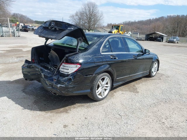 Продаж на аукціоні авто 2013 Mercedes-benz C 300 Sport 4matic, vin: WDDGF8AB5DR286625, номер лоту: 44604543