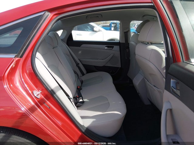 5NPE24AF0KH820370 Hyundai SONATA SE