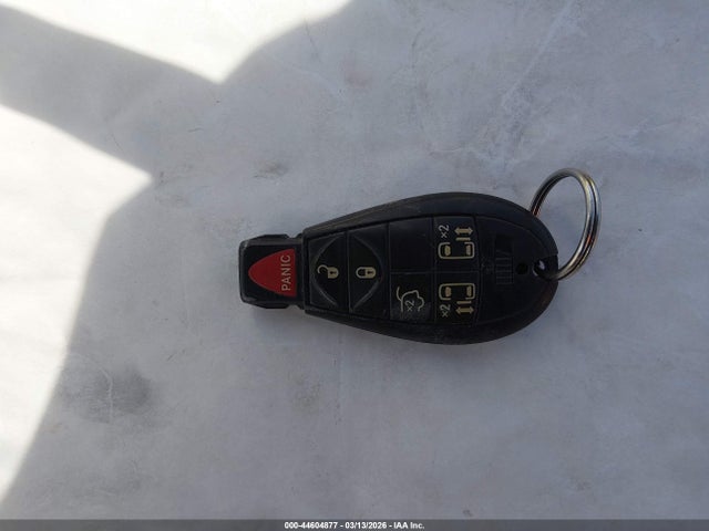 44604877 :رقم المزاد ، 2C4RC1BGXFR618584 vin ، 2015 Chrysler Town & Country Touring مزاد بيع