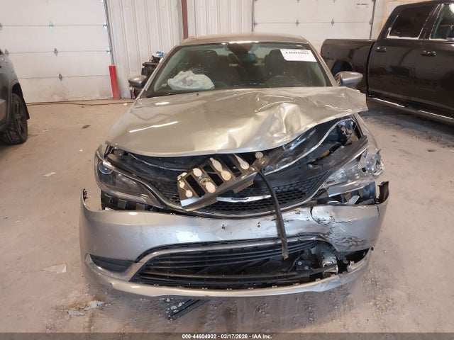 2017 Chrysler 200 Limited Platinum მანქანა იყიდება აუქციონზე, vin: 1C3CCCAB0HN510986, აუქციონის ნომერი: 44604902