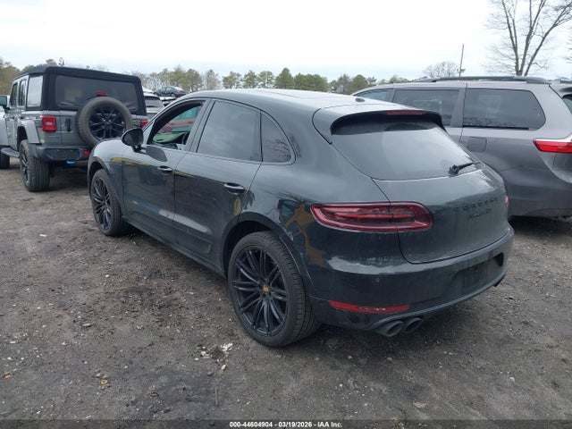 2018 PORSCHE MACAN WP1AG2A50JLB63932 Photo 2