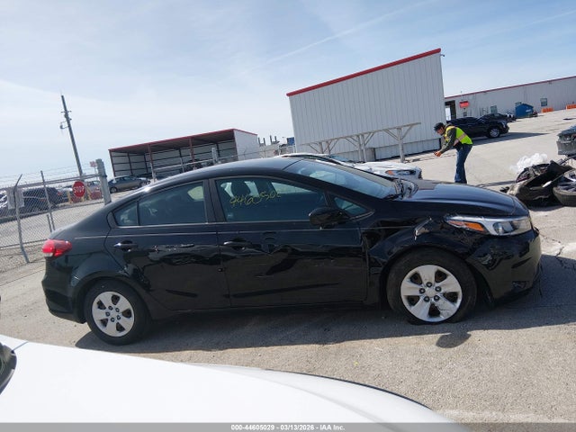 44605029 :رقم المزاد ، 3KPFK4A78JE256581 vin ، 2018 Kia Forte Lx مزاد بيع