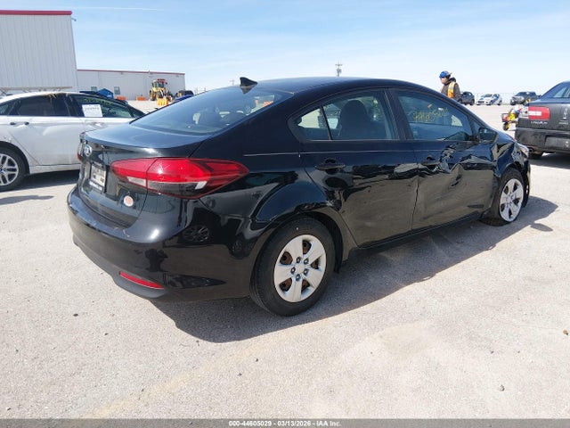 44605029 :رقم المزاد ، 3KPFK4A78JE256581 vin ، 2018 Kia Forte Lx مزاد بيع