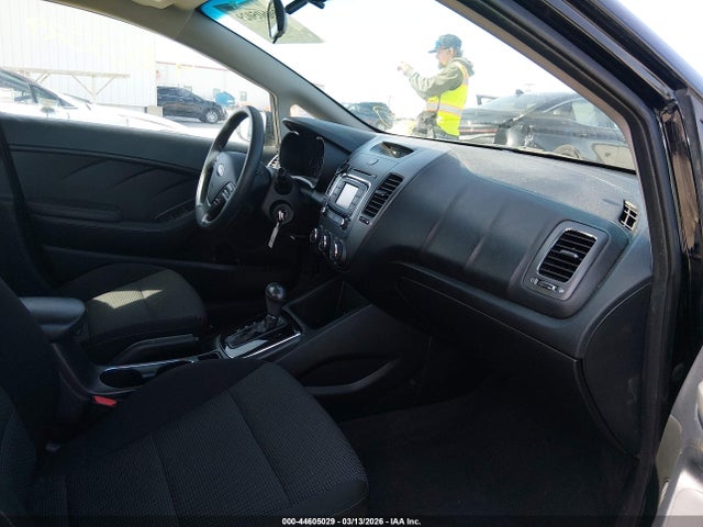 44605029 :رقم المزاد ، 3KPFK4A78JE256581 vin ، 2018 Kia Forte Lx مزاد بيع