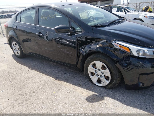 44605029 :رقم المزاد ، 3KPFK4A78JE256581 vin ، 2018 Kia Forte Lx مزاد بيع