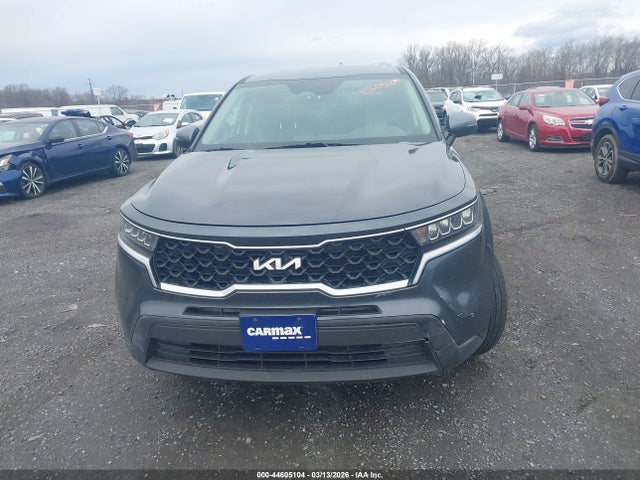 44605104 :رقم المزاد ، 5XYRGDLC4NG097057 vin ، 2022 Kia Sorento Lx مزاد بيع