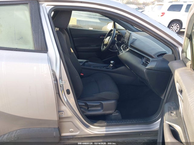 JTNKHMBX8K1053377 Toyota C-HR LE