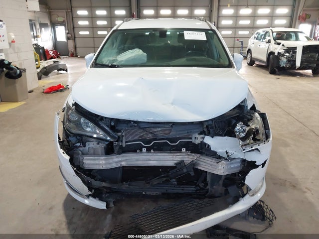2C4RC1BG8LR157297 Chrysler Pacifica Touring L
