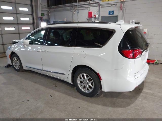 2020 CHRYSLER PACIFICA 2C4RC1BG8LR157297 Photo 2