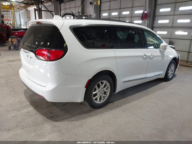 2020 CHRYSLER PACIFICA 2C4RC1BG8LR157297 Photo 3