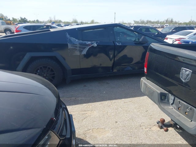Продажа на аукционе авто 2024 Tesla Cybertruck All-wheel Drive, vin: 7G2CEHED2RA043630, номер лота: 44605281