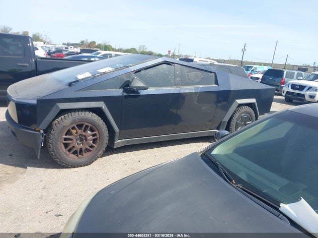 Продажа на аукционе авто 2024 Tesla Cybertruck All-wheel Drive, vin: 7G2CEHED2RA043630, номер лота: 44605281
