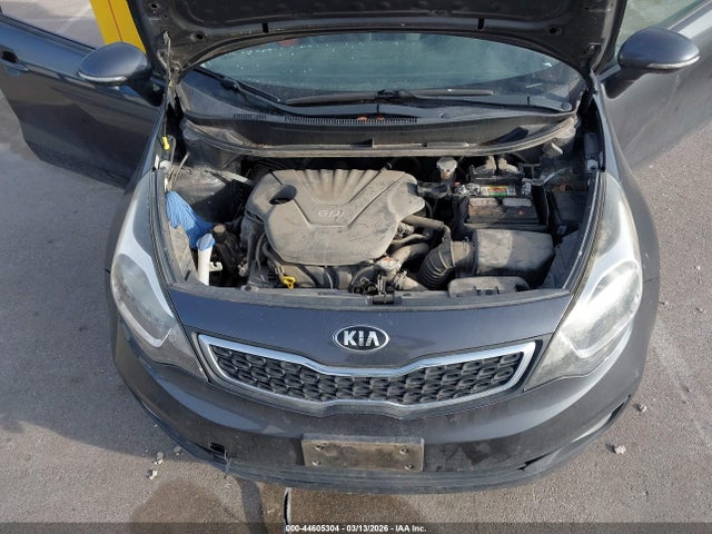 44605304 :رقم المزاد ، KNADN4A39F6503757 vin ، 2015 Kia Rio Ex مزاد بيع