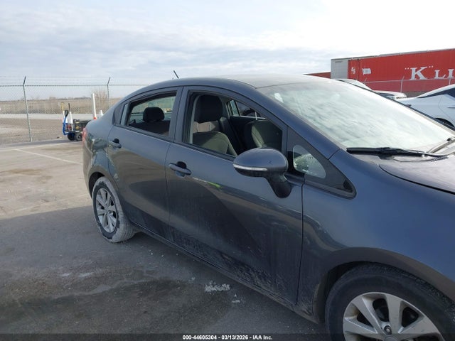 44605304 :رقم المزاد ، KNADN4A39F6503757 vin ، 2015 Kia Rio Ex مزاد بيع