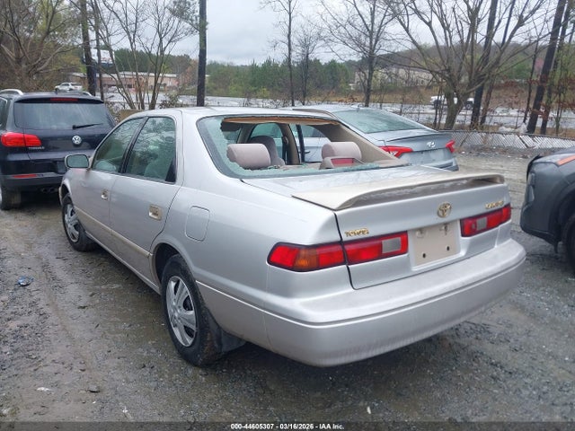 1998 TOYOTA CAMRY 4T1BG22KXWU203893 Photo 2