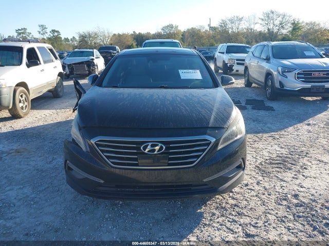 2015 Hyundai Sonata Limited მანქანა იყიდება აუქციონზე, vin: 5NPE34AF8FH242022, აუქციონის ნომერი: 44605347