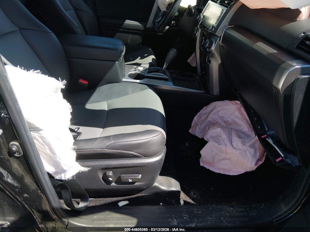 2023 TOYOTA 4RUNNER JTEFU5JR6P5304497 Photo 4