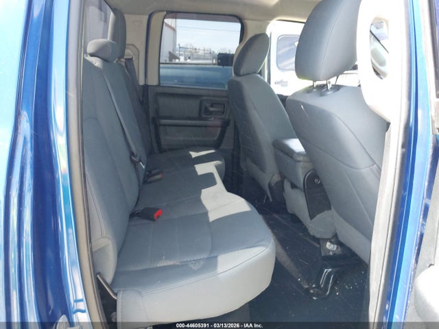 Продаж на аукціоні авто 2017 Ram 1500 Express  4x4 6'4 Box, vin: 1C6RR7FT5HS750671, номер лоту: 44605391