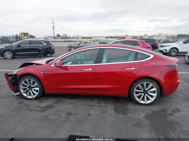 2019 Tesla Model 3 Long Range/performance მანქანა იყიდება აუქციონზე, vin: 5YJ3E1EB5KF391973, აუქციონის ნომერი: 44605514