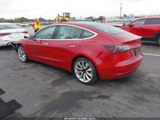 2019 Tesla Model 3 Long Range/performance მანქანა იყიდება აუქციონზე, vin: 5YJ3E1EB5KF391973, აუქციონის ნომერი: 44605514