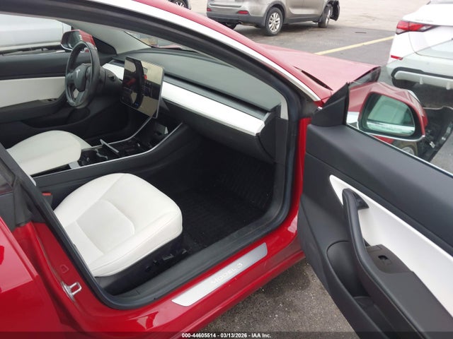 2019 Tesla Model 3 Long Range/performance მანქანა იყიდება აუქციონზე, vin: 5YJ3E1EB5KF391973, აუქციონის ნომერი: 44605514