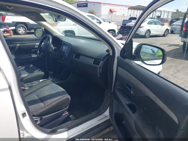2016 MITSUBISHI OUTLANDER JA4AD3A30GZ007985 Photo 4