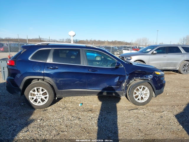 Продаж на аукціоні авто 2016 Jeep Cherokee Latitude, vin: 1C4PJMCS5GW285687, номер лоту: 44605535